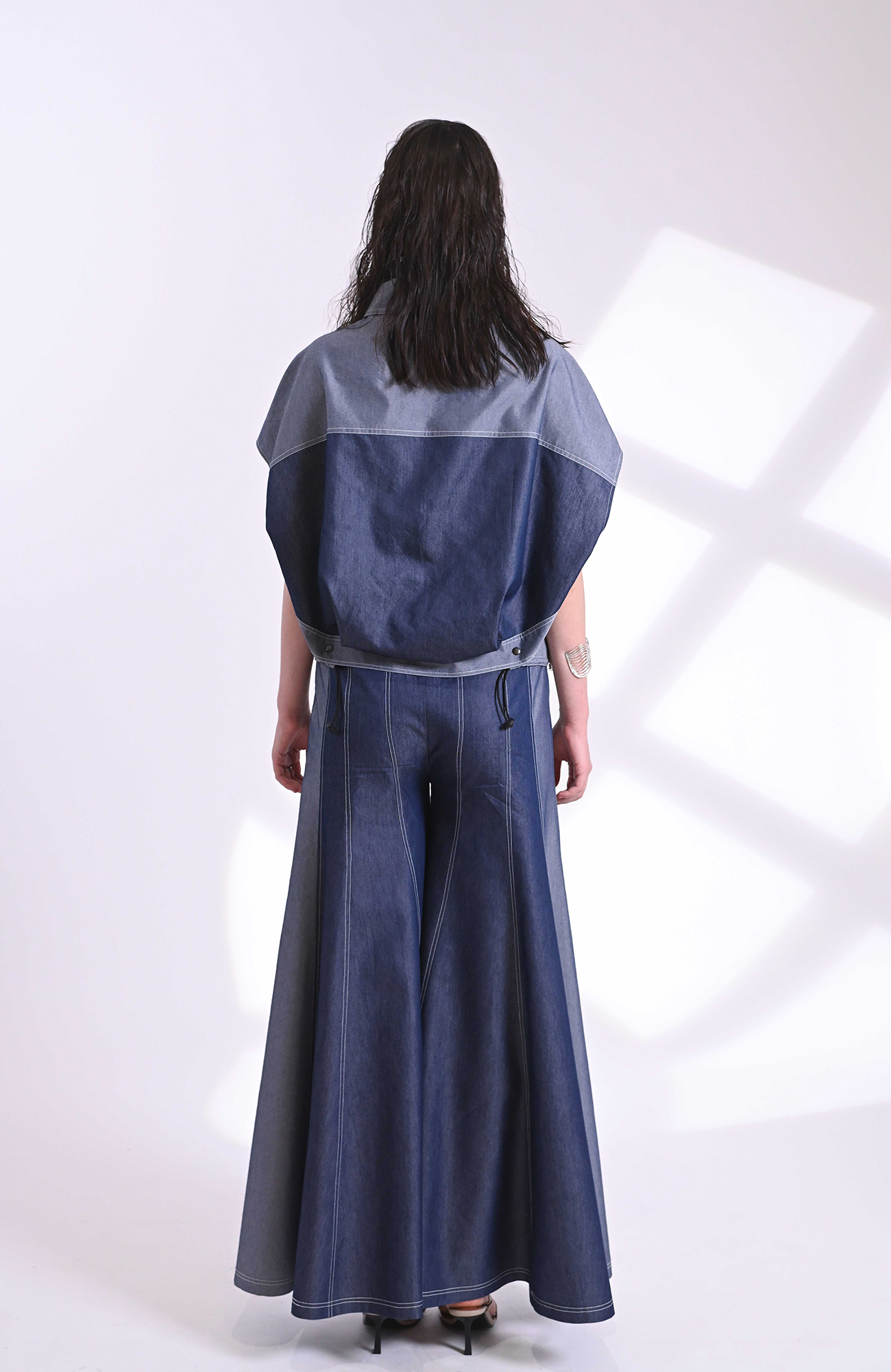 Indigo Edge Top Hover