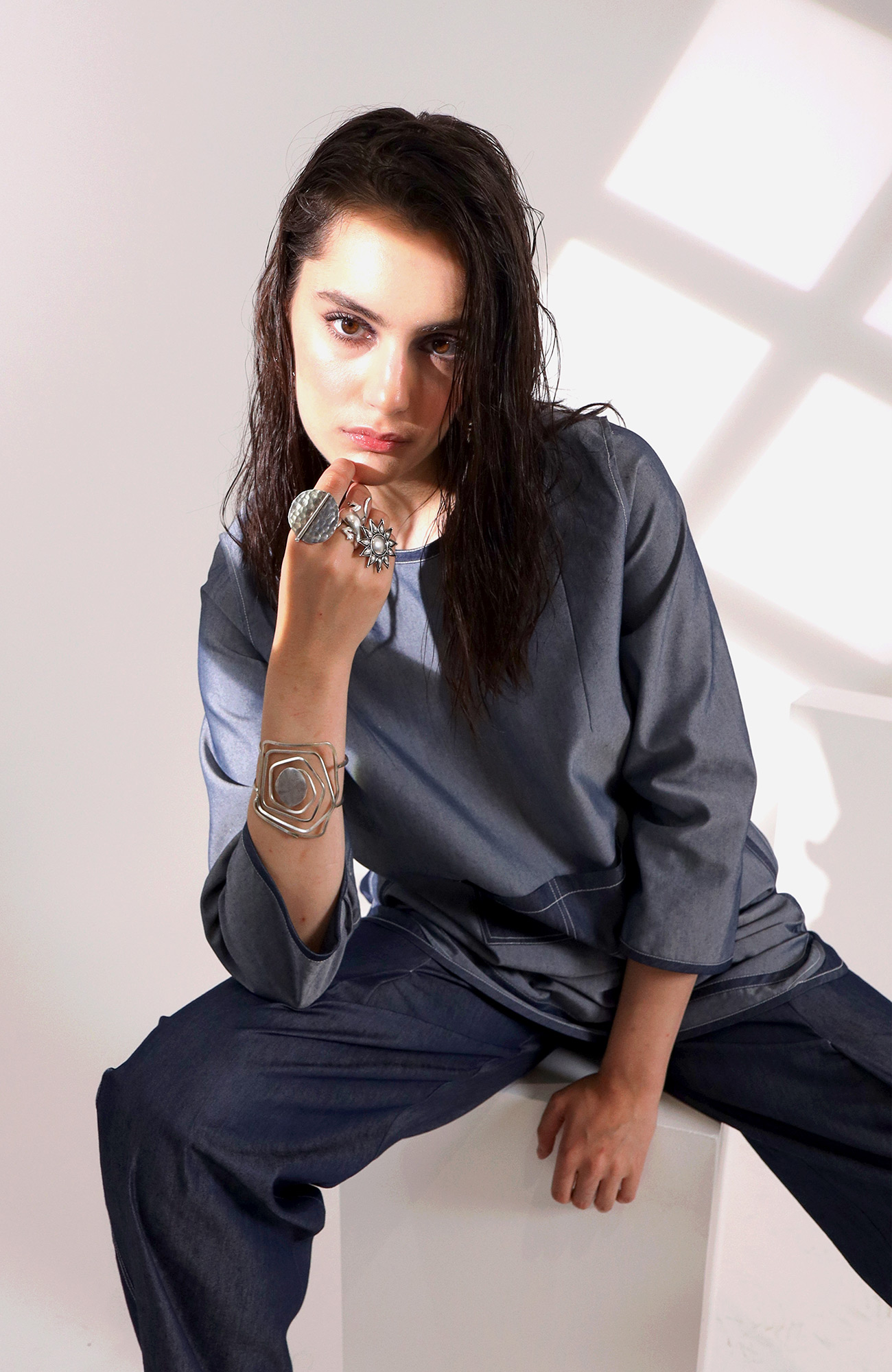 Maris Long Top Hover